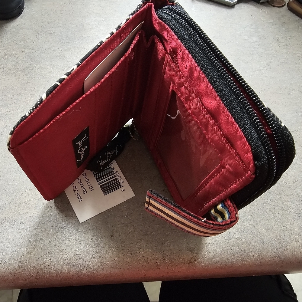 Vera Bradley Womens Zip Around Wallet Black White Floral Quilted Folding 4 x 4.5 - Picture 8 of 9